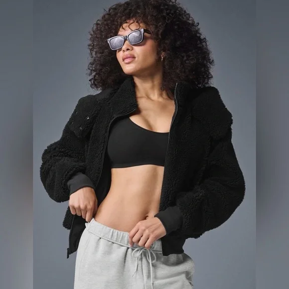 Alo Yoga NWT Foxy Sherpa Jacket Full Zip, Removable Hood, zipper pocket Black XS